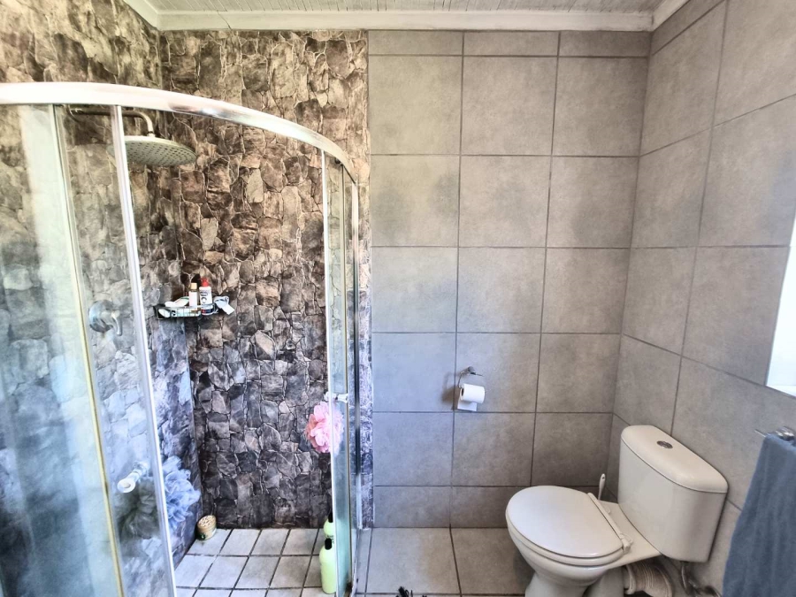 4 Bedroom Property for Sale in Sandbaai Western Cape